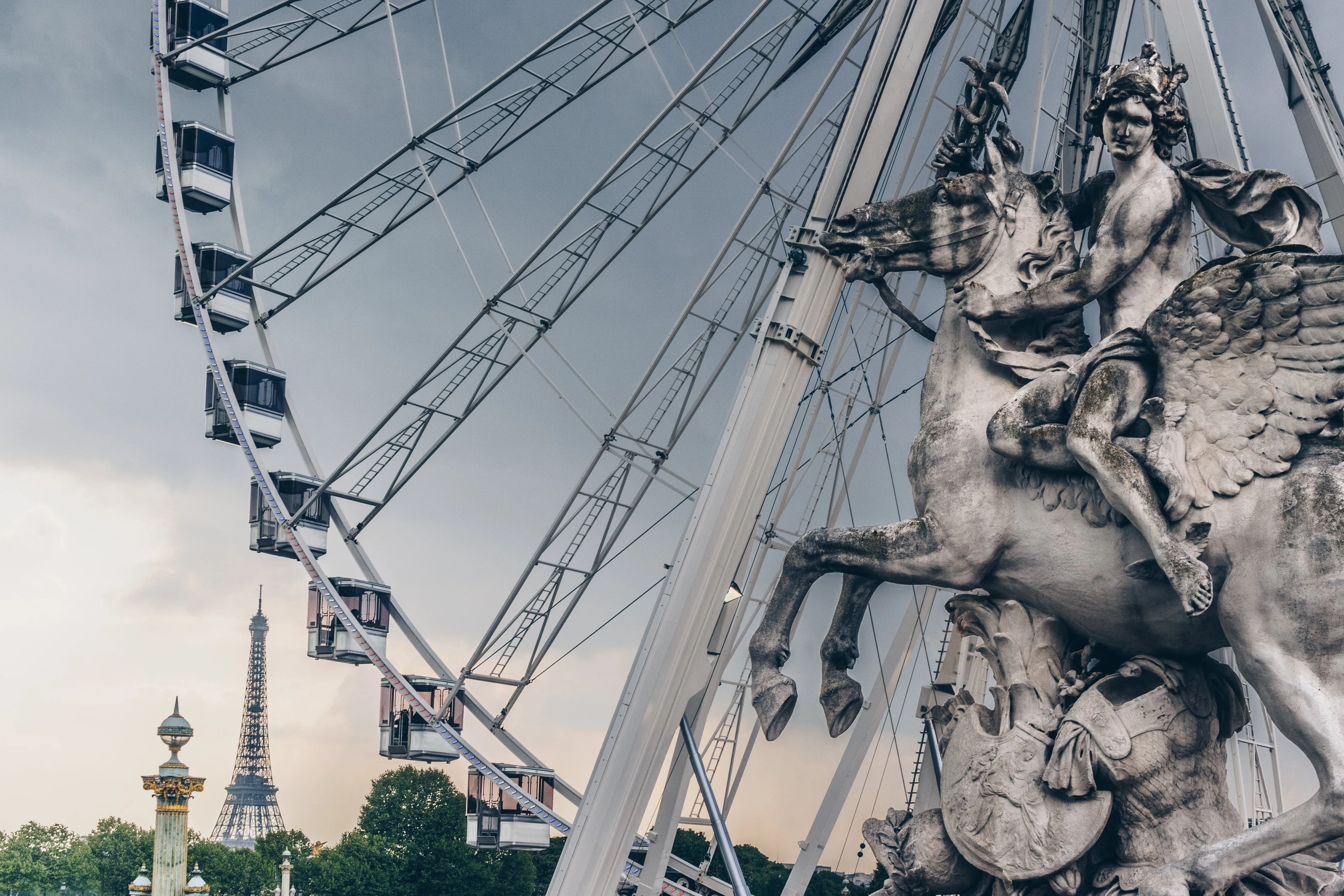 1000 Piece Puzzle in Rainy Ferris Wheel in Paris by Jessica Murray