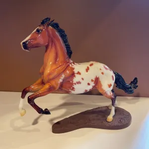 FLETCHER GLOSSY GAMING HORSE